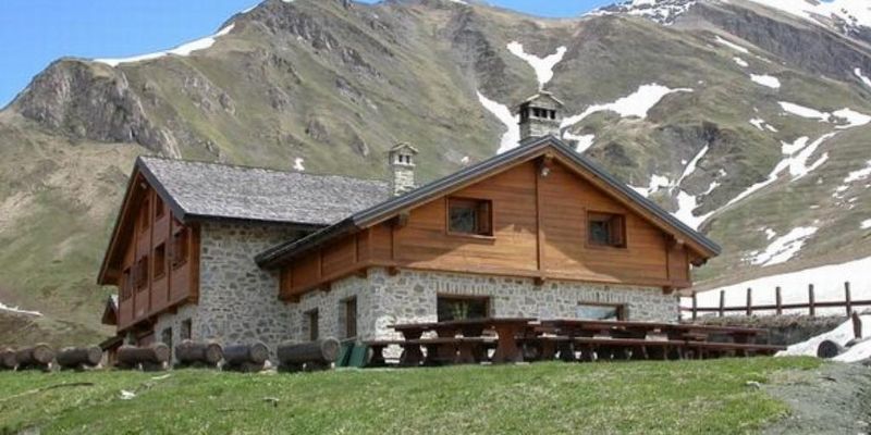 Rifugio alpino Walter Bonatti / 2.025 m / loc. Malatrà - Val Ferret / Courmayeur