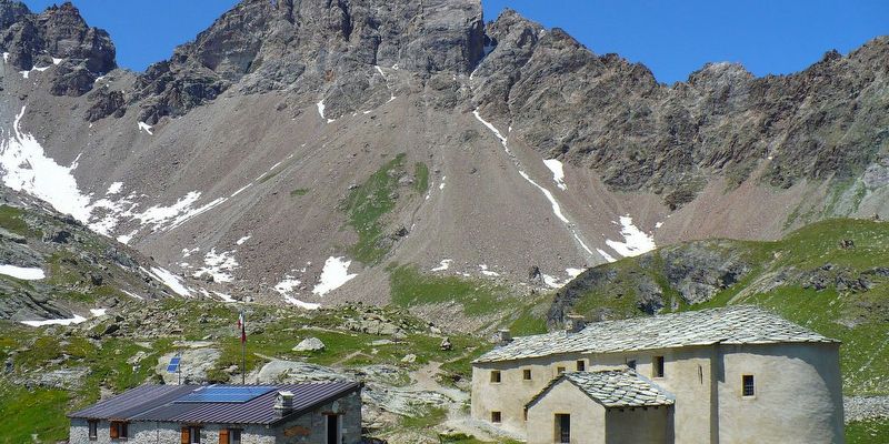 Rifugio alpino Cuney / 2.652 m / Loc. Conca di Cuney / Nus