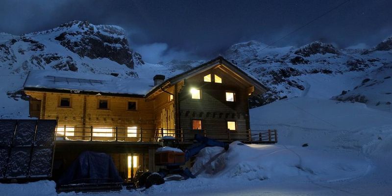 Rifugio alpino Orestes Hütte / 2.600 m / Loc. Z'indra / Gressoney-La-Trinité